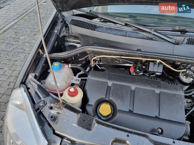 Сірий Фіат Добло, об'ємом двигуна 1.9 л та пробігом 212 тис. км за 5900 $, фото 21 на Automoto.ua