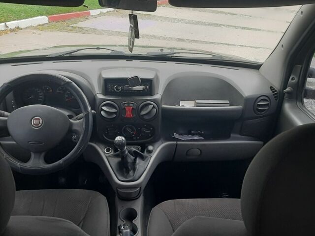 Серый Фиат Добло, объемом двигателя 1.4 л и пробегом 250 тыс. км за 3000 $, фото 3 на Automoto.ua