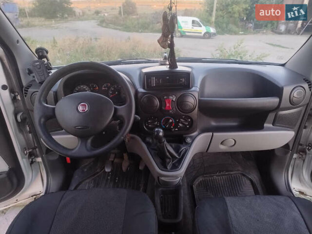 Серый Фиат Добло, объемом двигателя 1.9 л и пробегом 399 тыс. км за 6500 $, фото 21 на Automoto.ua