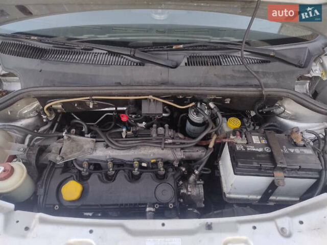 Серый Фиат Добло, объемом двигателя 1.9 л и пробегом 399 тыс. км за 6500 $, фото 29 на Automoto.ua