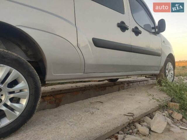 Серый Фиат Добло, объемом двигателя 1.9 л и пробегом 399 тыс. км за 6500 $, фото 9 на Automoto.ua