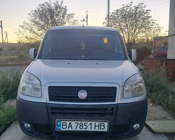 Серый Фиат Добло, объемом двигателя 1.9 л и пробегом 399 тыс. км за 6500 $, фото 1 на Automoto.ua
