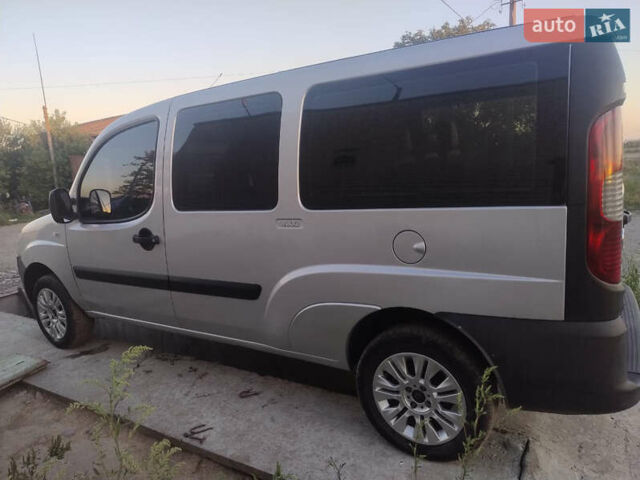 Серый Фиат Добло, объемом двигателя 1.9 л и пробегом 399 тыс. км за 6500 $, фото 3 на Automoto.ua