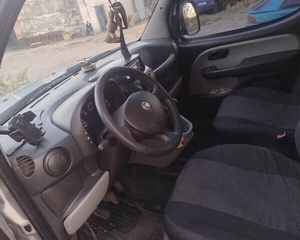 Серый Фиат Добло, объемом двигателя 1.9 л и пробегом 399 тыс. км за 6500 $, фото 20 на Automoto.ua