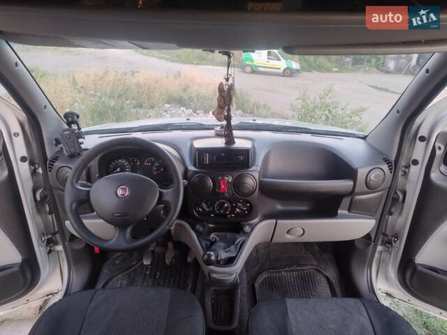 Серый Фиат Добло, объемом двигателя 1.9 л и пробегом 399 тыс. км за 6500 $, фото 25 на Automoto.ua