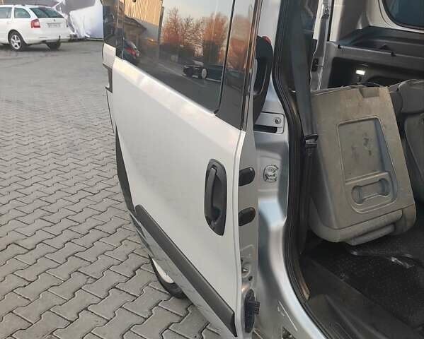 Серый Фиат Добло, объемом двигателя 1.6 л и пробегом 230 тыс. км за 8200 $, фото 13 на Automoto.ua