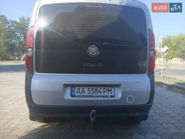 Серый Фиат Добло, объемом двигателя 1.6 л и пробегом 291 тыс. км за 6700 $, фото 5 на Automoto.ua