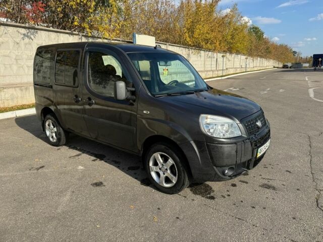 Серый Фиат Добло, объемом двигателя 1.3 л и пробегом 370 тыс. км за 6500 $, фото 2 на Automoto.ua