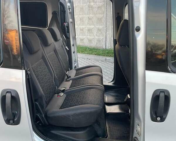 Серый Фиат Добло, объемом двигателя 1.6 л и пробегом 230 тыс. км за 8200 $, фото 21 на Automoto.ua