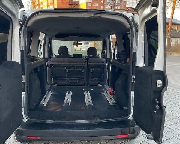 Серый Фиат Добло, объемом двигателя 1.6 л и пробегом 230 тыс. км за 8200 $, фото 22 на Automoto.ua