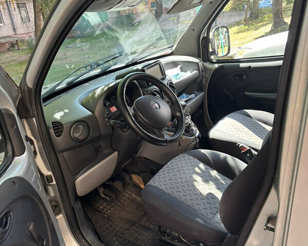 Серый Фиат Добло, объемом двигателя 1.37 л и пробегом 224 тыс. км за 5200 $, фото 6 на Automoto.ua