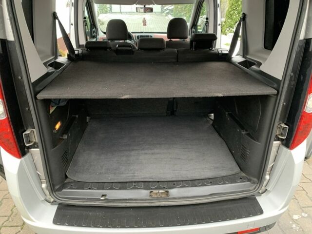 Серый Фиат Добло, объемом двигателя 1.6 л и пробегом 189 тыс. км за 7350 $, фото 12 на Automoto.ua