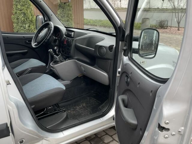 Сірий Фіат Добло, об'ємом двигуна 1.4 л та пробігом 200 тис. км за 5000 $, фото 4 на Automoto.ua