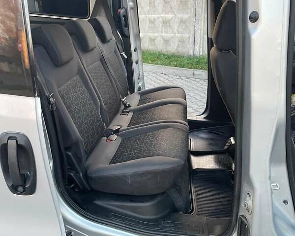 Серый Фиат Добло, объемом двигателя 1.6 л и пробегом 230 тыс. км за 8200 $, фото 19 на Automoto.ua