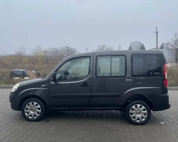 Серый Фиат Добло, объемом двигателя 1.37 л и пробегом 120 тыс. км за 4500 $, фото 4 на Automoto.ua