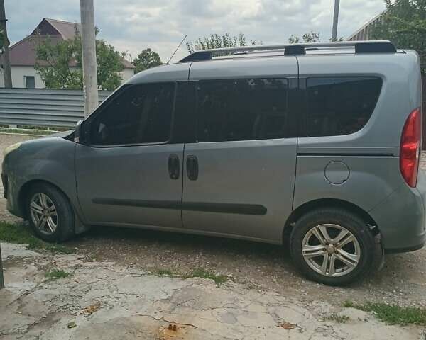 Серый Фиат Добло, объемом двигателя 1.6 л и пробегом 250 тыс. км за 9000 $, фото 3 на Automoto.ua