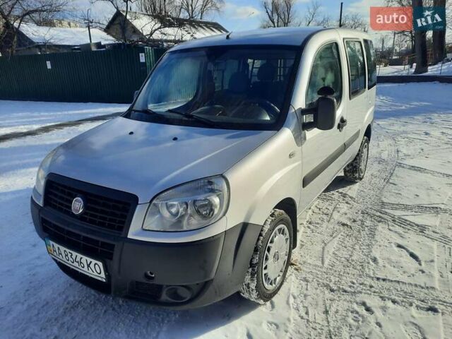 Серый Фиат Добло, объемом двигателя 1.6 л и пробегом 257 тыс. км за 5499 $, фото 4 на Automoto.ua