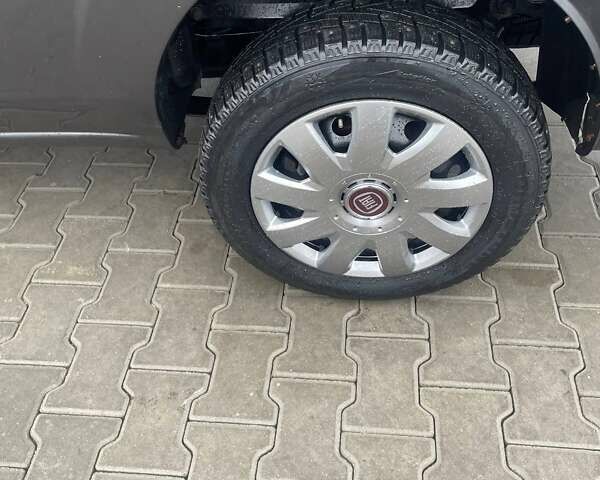 Серый Фиат Добло, объемом двигателя 1.37 л и пробегом 120 тыс. км за 4500 $, фото 8 на Automoto.ua