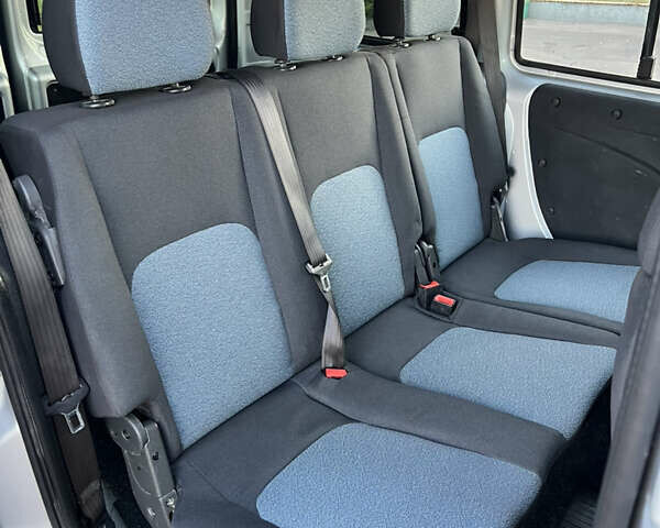 Сірий Фіат Добло, об'ємом двигуна 1.4 л та пробігом 257 тис. км за 4499 $, фото 33 на Automoto.ua