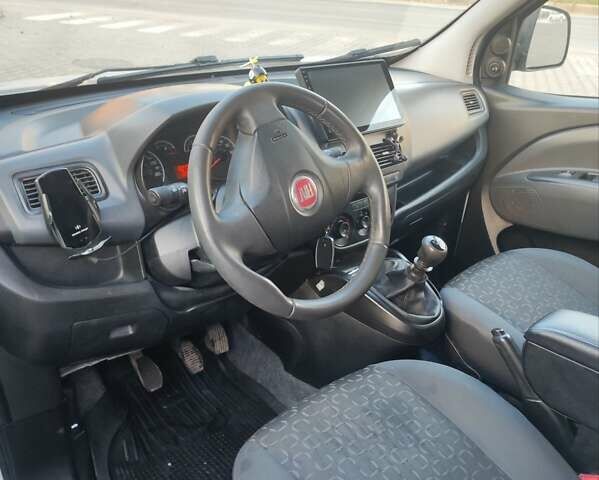 Серый Фиат Добло, объемом двигателя 1.6 л и пробегом 230 тыс. км за 8200 $, фото 8 на Automoto.ua