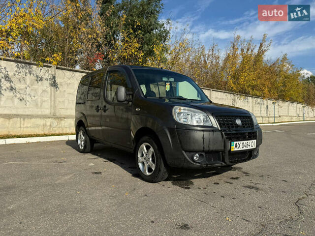 Серый Фиат Добло, объемом двигателя 1.3 л и пробегом 370 тыс. км за 6500 $, фото 2 на Automoto.ua