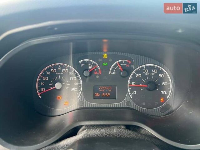 Сірий Фіат Добло, об'ємом двигуна 1.4 л та пробігом 223 тис. км за 7290 $, фото 17 на Automoto.ua