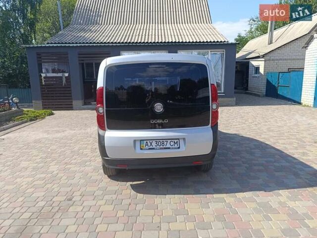 Серый Фиат Добло, объемом двигателя 1.4 л и пробегом 106 тыс. км за 7400 $, фото 4 на Automoto.ua