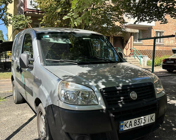 Серый Фиат Добло, объемом двигателя 1.37 л и пробегом 224 тыс. км за 5200 $, фото 1 на Automoto.ua