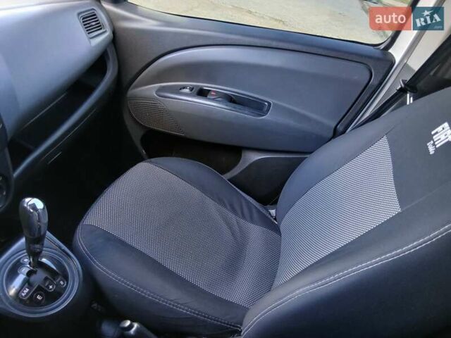 Серый Фиат Добло, объемом двигателя 1.6 л и пробегом 291 тыс. км за 6700 $, фото 10 на Automoto.ua