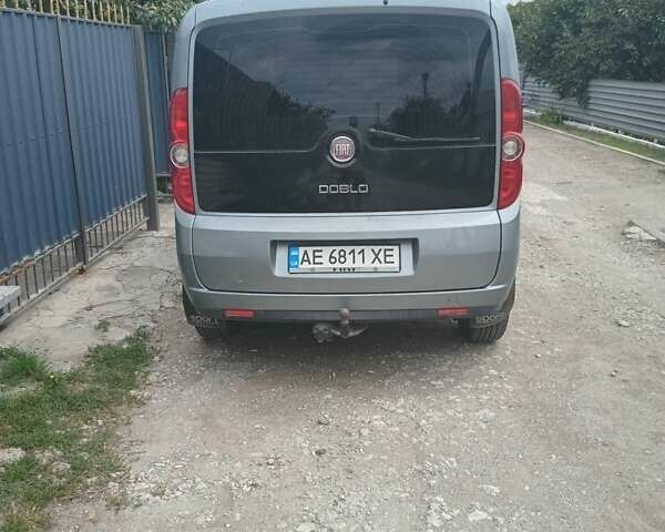 Серый Фиат Добло, объемом двигателя 1.6 л и пробегом 250 тыс. км за 9000 $, фото 4 на Automoto.ua