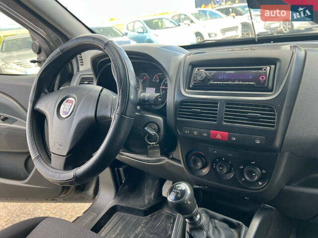 Сірий Фіат Добло, об'ємом двигуна 1.4 л та пробігом 223 тис. км за 7290 $, фото 33 на Automoto.ua