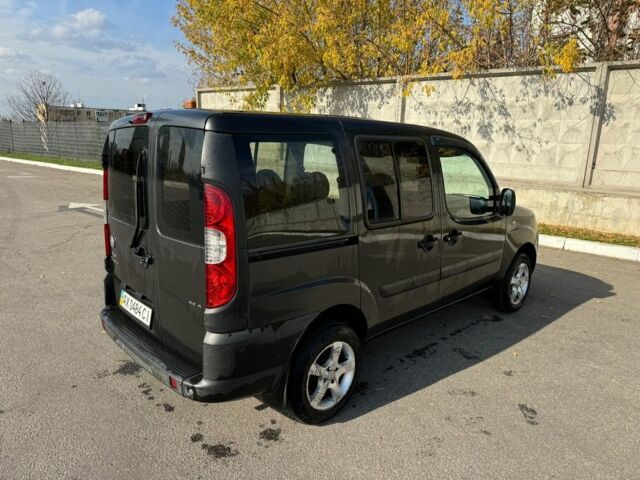 Серый Фиат Добло, объемом двигателя 1.3 л и пробегом 370 тыс. км за 6500 $, фото 4 на Automoto.ua