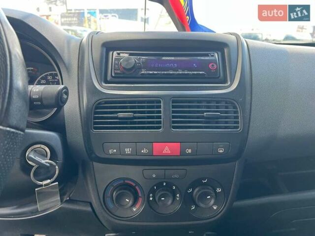 Сірий Фіат Добло, об'ємом двигуна 1.4 л та пробігом 223 тис. км за 7290 $, фото 21 на Automoto.ua