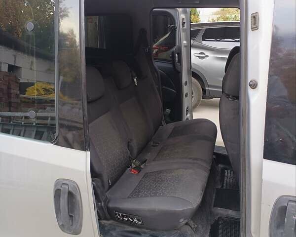 Сірий Фіат Добло, об'ємом двигуна 1.6 л та пробігом 201 тис. км за 6500 $, фото 5 на Automoto.ua