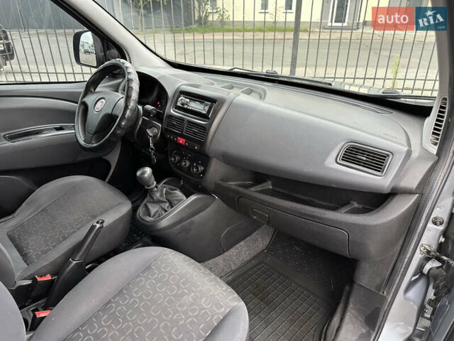 Серый Фиат Добло, объемом двигателя 1.6 л и пробегом 295 тыс. км за 9300 $, фото 24 на Automoto.ua