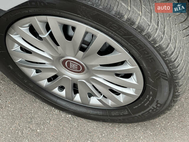 Серый Фиат Добло, объемом двигателя 1.4 л и пробегом 152 тыс. км за 5950 $, фото 4 на Automoto.ua