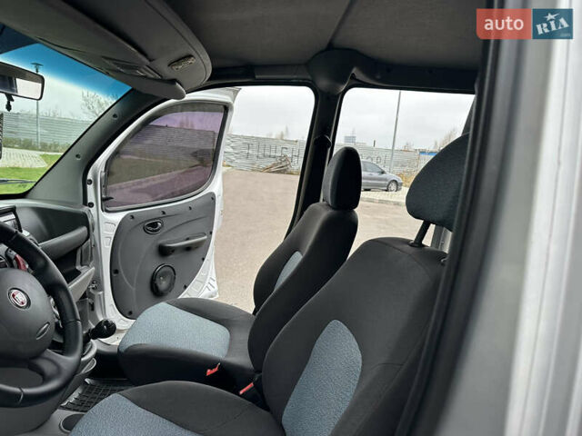 Серый Фиат Добло, объемом двигателя 1.4 л и пробегом 152 тыс. км за 5950 $, фото 23 на Automoto.ua