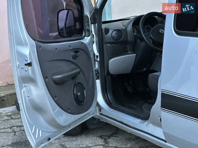 Серый Фиат Добло, объемом двигателя 1.4 л и пробегом 152 тыс. км за 5999 $, фото 38 на Automoto.ua
