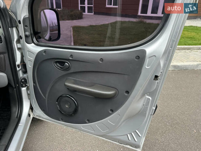 Серый Фиат Добло, объемом двигателя 1.4 л и пробегом 152 тыс. км за 5950 $, фото 24 на Automoto.ua