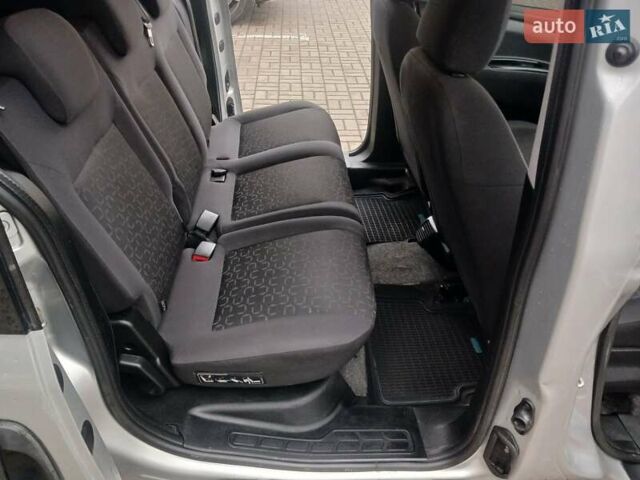 Сірий Фіат Добло, об'ємом двигуна 1.6 л та пробігом 202 тис. км за 7800 $, фото 13 на Automoto.ua