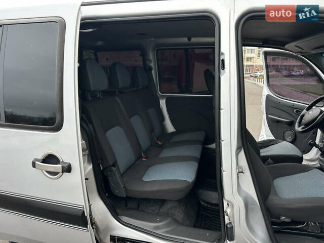 Серый Фиат Добло, объемом двигателя 1.4 л и пробегом 152 тыс. км за 5950 $, фото 28 на Automoto.ua