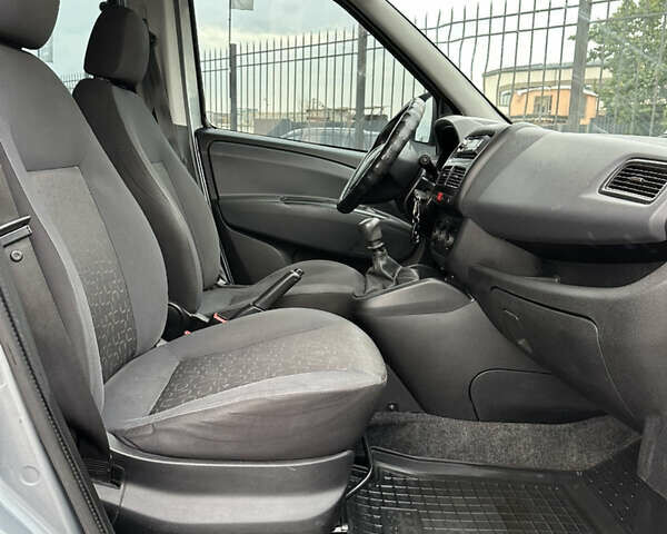 Серый Фиат Добло, объемом двигателя 1.6 л и пробегом 295 тыс. км за 9300 $, фото 25 на Automoto.ua