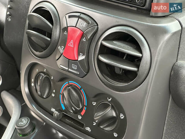 Серый Фиат Добло, объемом двигателя 1.4 л и пробегом 152 тыс. км за 5950 $, фото 37 на Automoto.ua