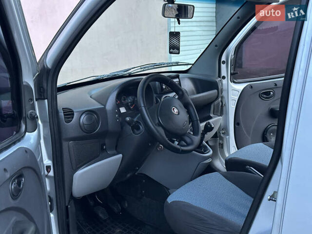 Серый Фиат Добло, объемом двигателя 1.4 л и пробегом 152 тыс. км за 5999 $, фото 5 на Automoto.ua