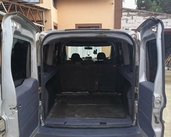 Сірий Фіат Добло, об'ємом двигуна 1.6 л та пробігом 201 тис. км за 6500 $, фото 4 на Automoto.ua
