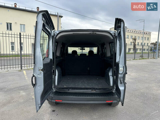 Серый Фиат Добло, объемом двигателя 1.6 л и пробегом 295 тыс. км за 9300 $, фото 4 на Automoto.ua