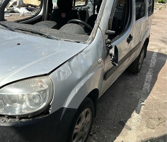 Сірий Фіат Добло, об'ємом двигуна 1.4 л та пробігом 243 тис. км за 3500 $, фото 2 на Automoto.ua
