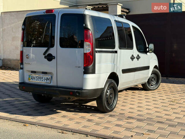 Серый Фиат Добло, объемом двигателя 1.3 л и пробегом 180 тыс. км за 5999 $, фото 5 на Automoto.ua