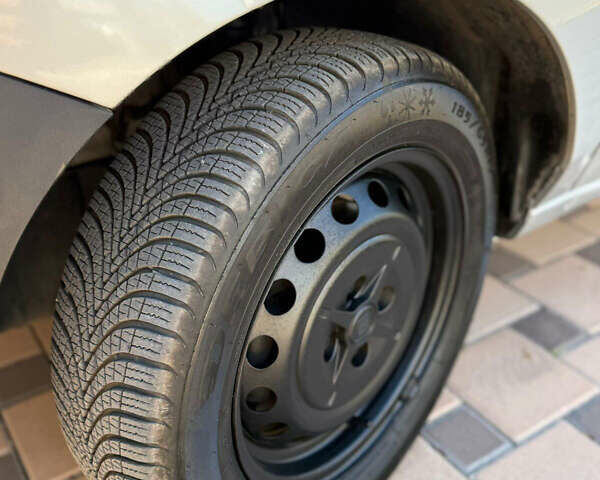 Серый Фиат Добло, объемом двигателя 1.3 л и пробегом 180 тыс. км за 5999 $, фото 60 на Automoto.ua