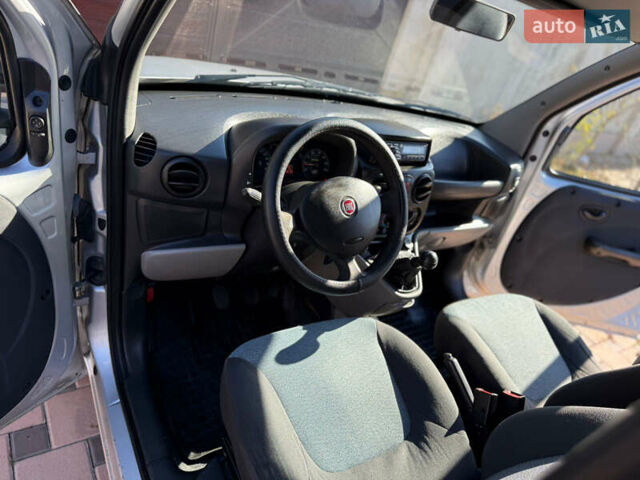 Серый Фиат Добло, объемом двигателя 1.3 л и пробегом 180 тыс. км за 5999 $, фото 59 на Automoto.ua